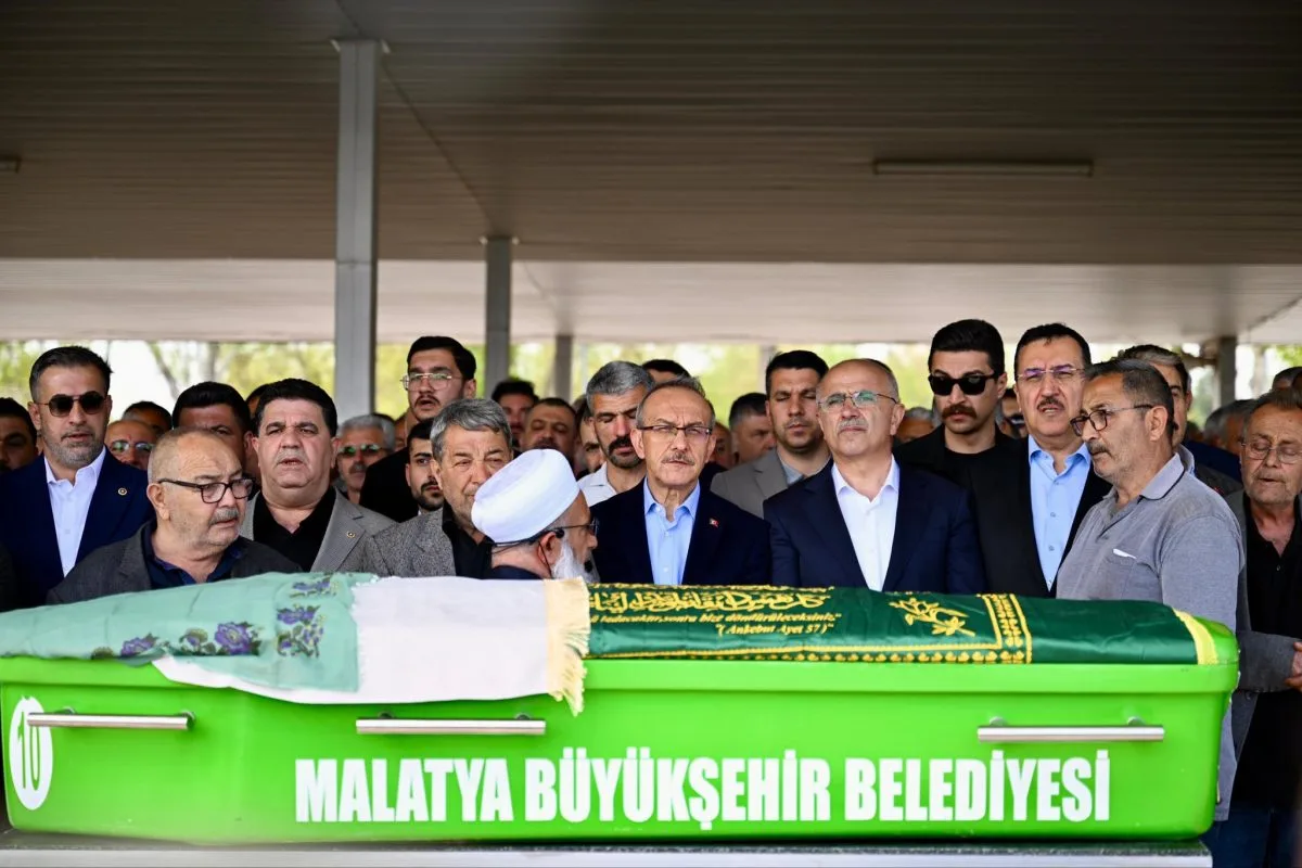 MHP’li Mehmet Fendoğlu’nun Acı Günü: Annesi Son Yolculuğuna Uğurlandı
