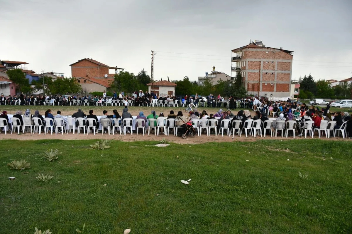 Anneler Günü Cemal Gürsel Mahallesi’nde Şölen Havasında Kutlandı